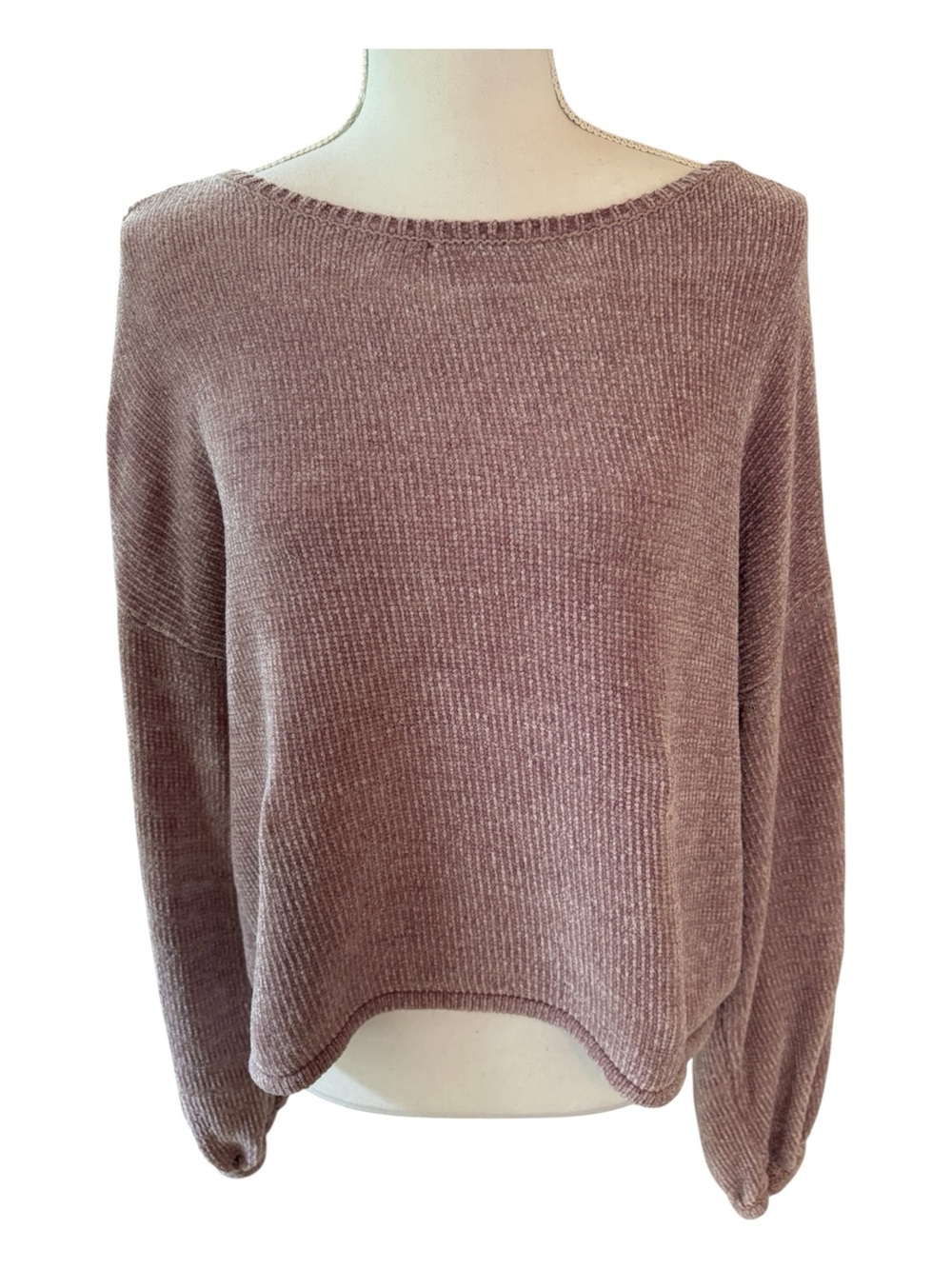 American Eagle Outfitters Soft Mauve Cropped Oversized Sweater. Size M